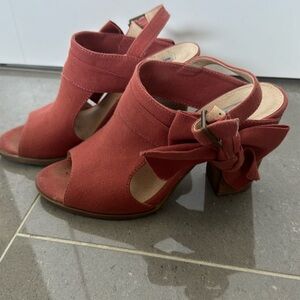 Women's heeled sandals